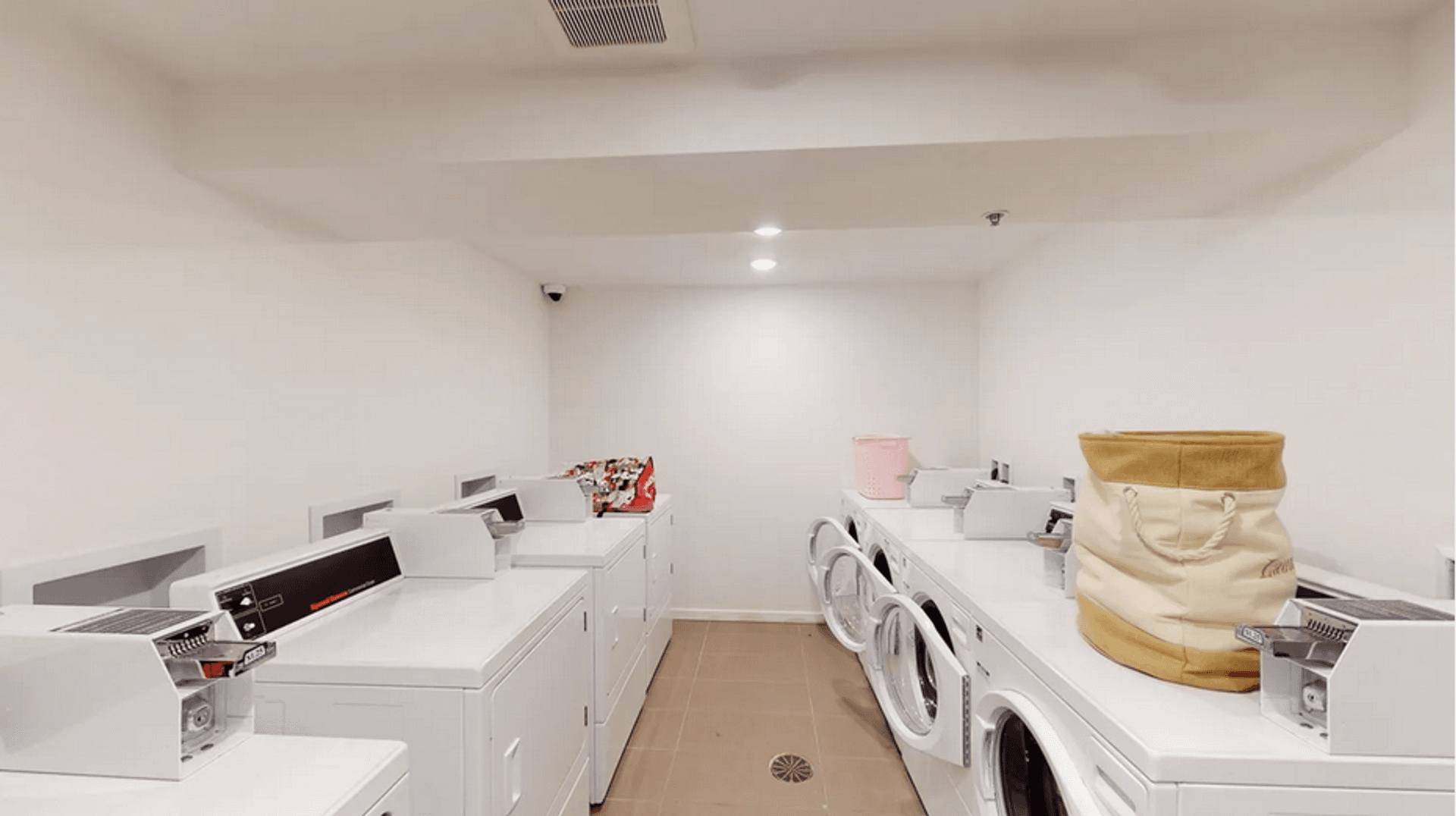 Seattle Apartment: 1443 NW 63RD ST