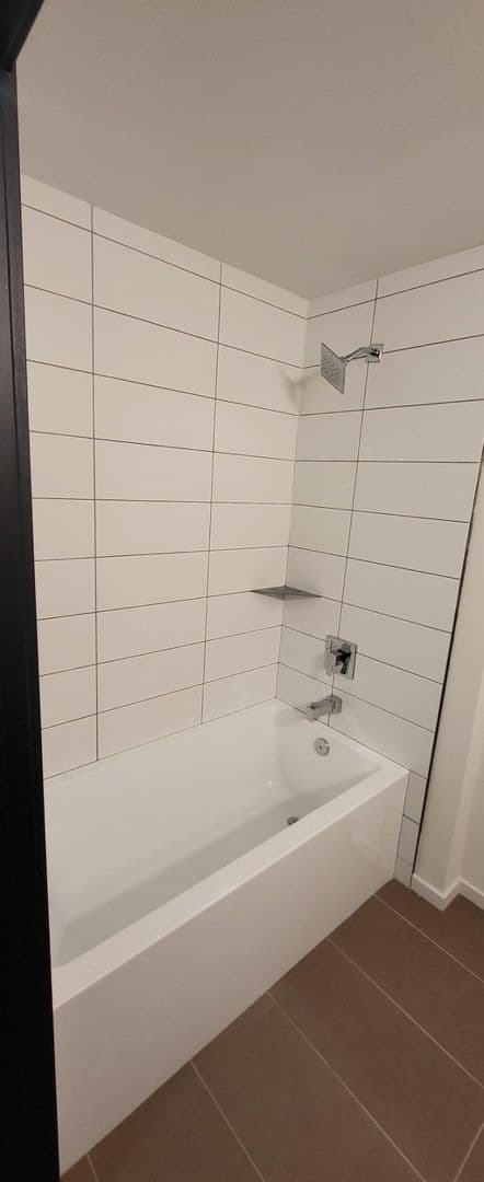 Seattle Apartment: 5512 17th Ave NW