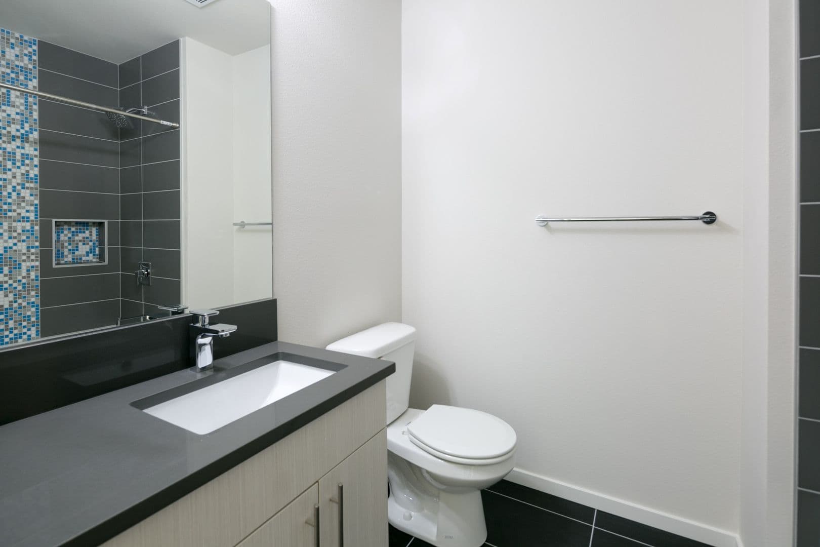 Seattle Apartment: 5512 17th Ave NW