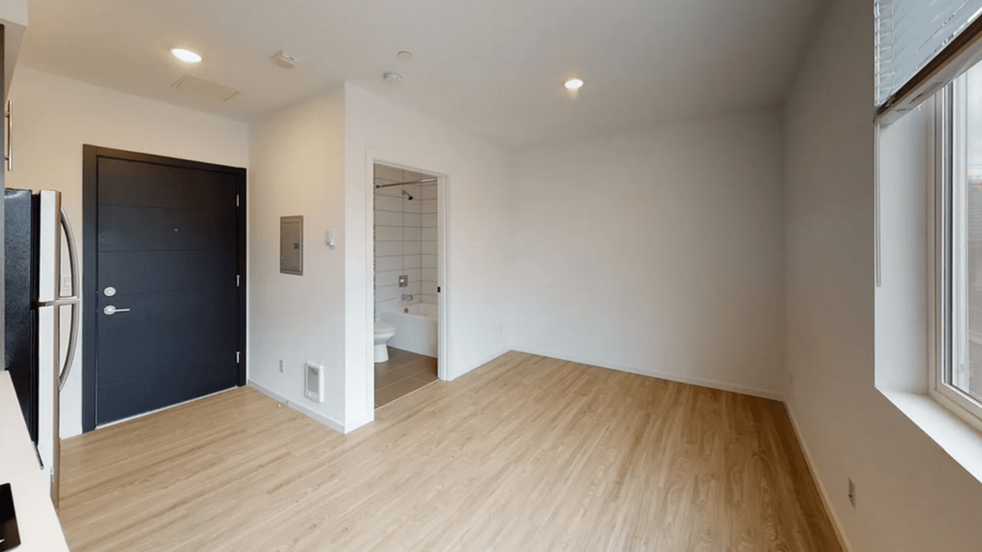 Seattle Apartment: 1443 NW 63RD ST