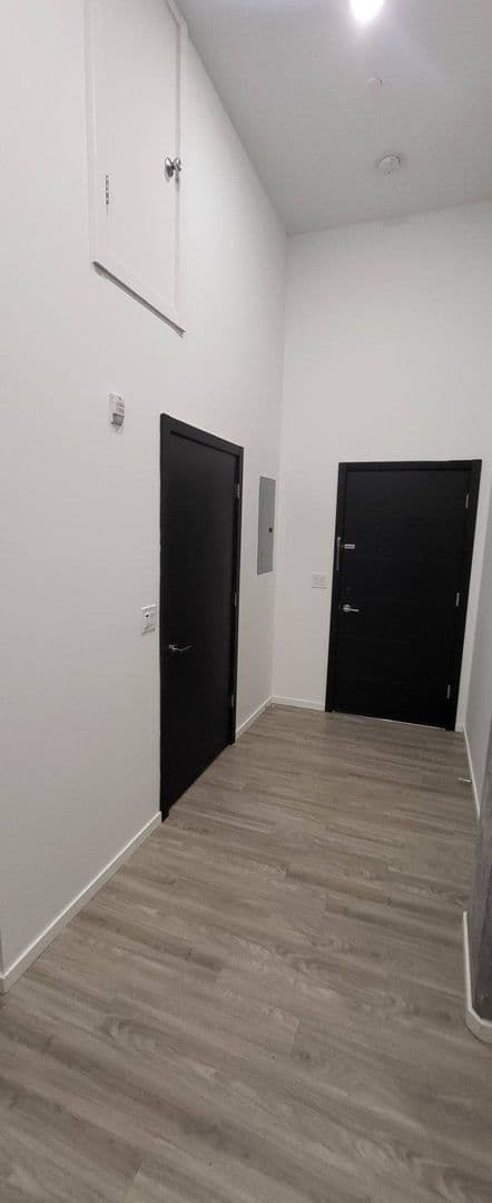 Seattle Apartment: 5512 17th Ave NW