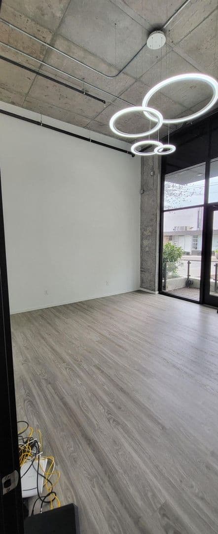 Seattle Apartment: 5512 17th Ave NW