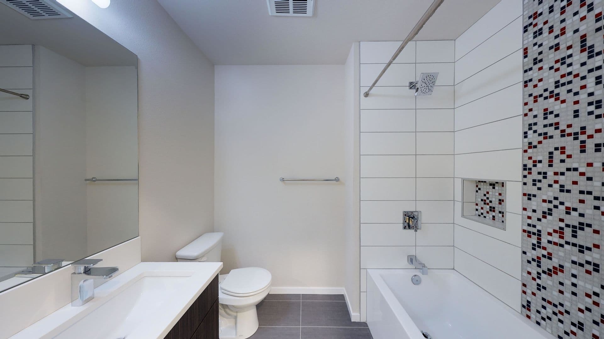 Seattle Apartment: 5512 17th Ave NW