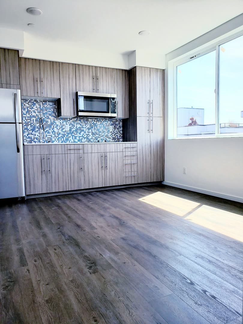 Seattle Apartment: 1443 NW 63RD ST