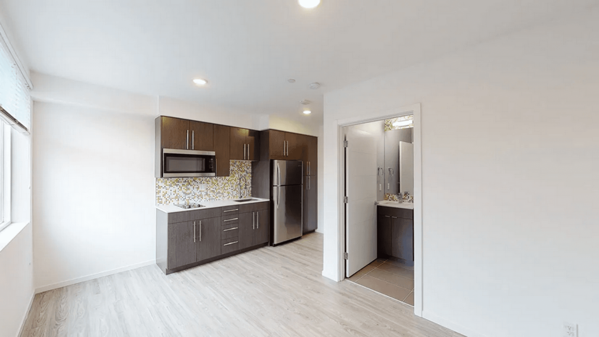 Seattle Apartment: 1443 NW 63RD ST