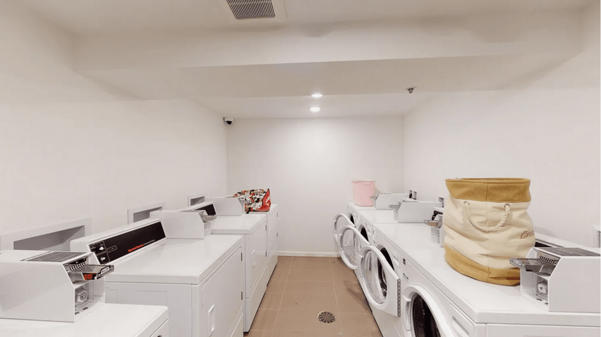 Seattle Apartment: 1443 NW 63RD ST