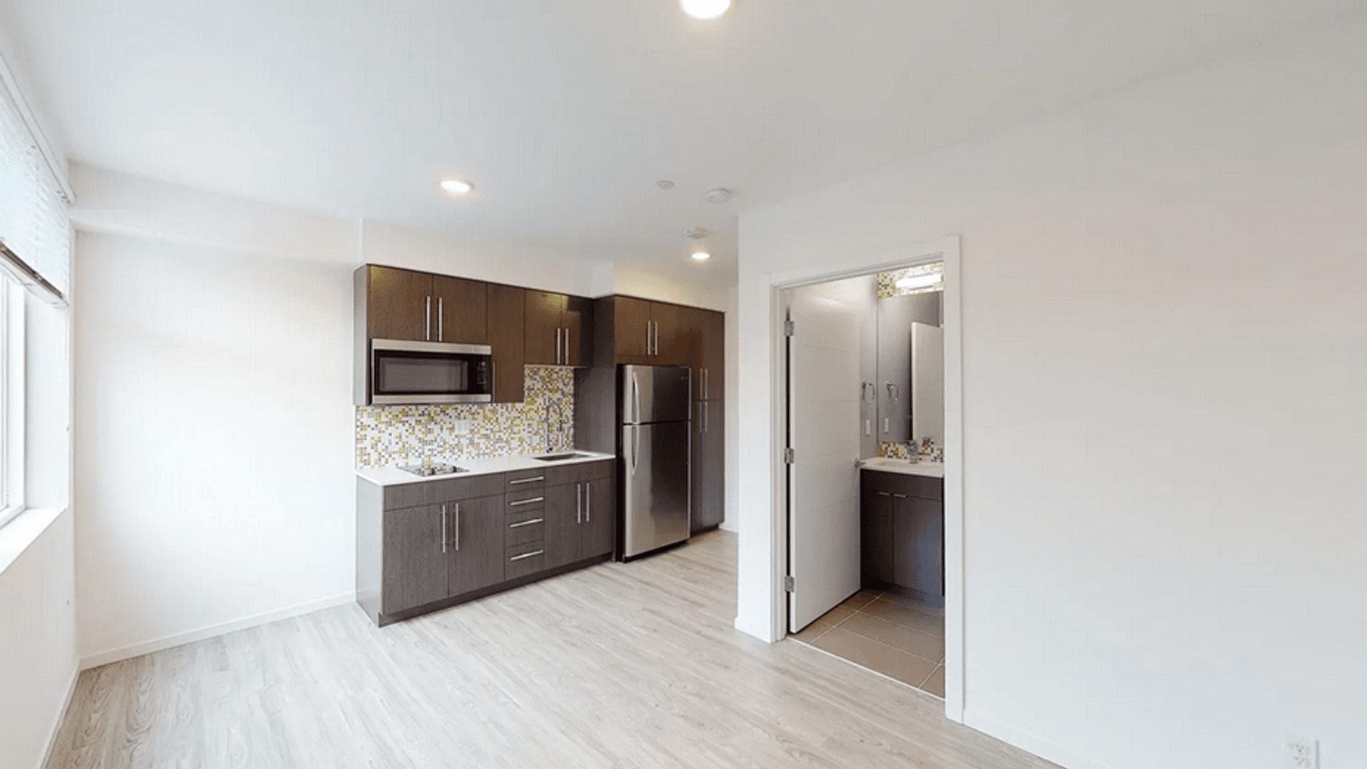 Seattle Apartment: 1443 NW 63RD ST