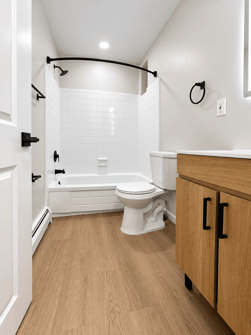 Bellmawr Apartment: 327 E Browning Rd