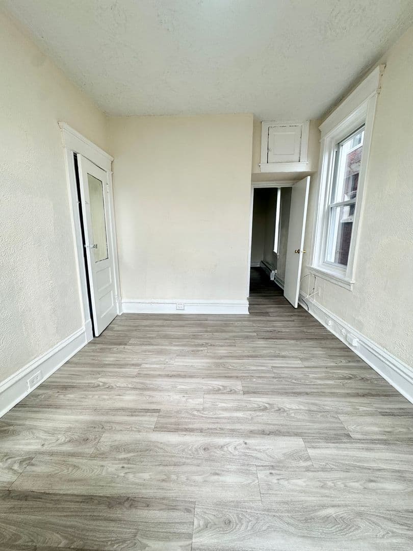 Philadelphia Apartment: 5040 Walnut Street