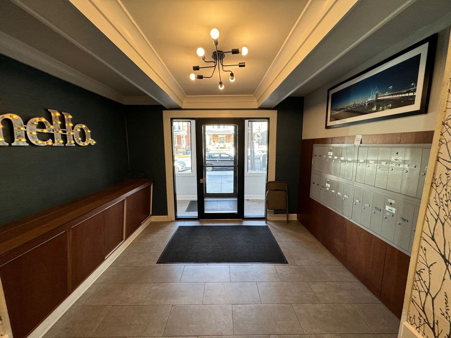 Philadelphia Apartment: 320 Rochelle Ave.