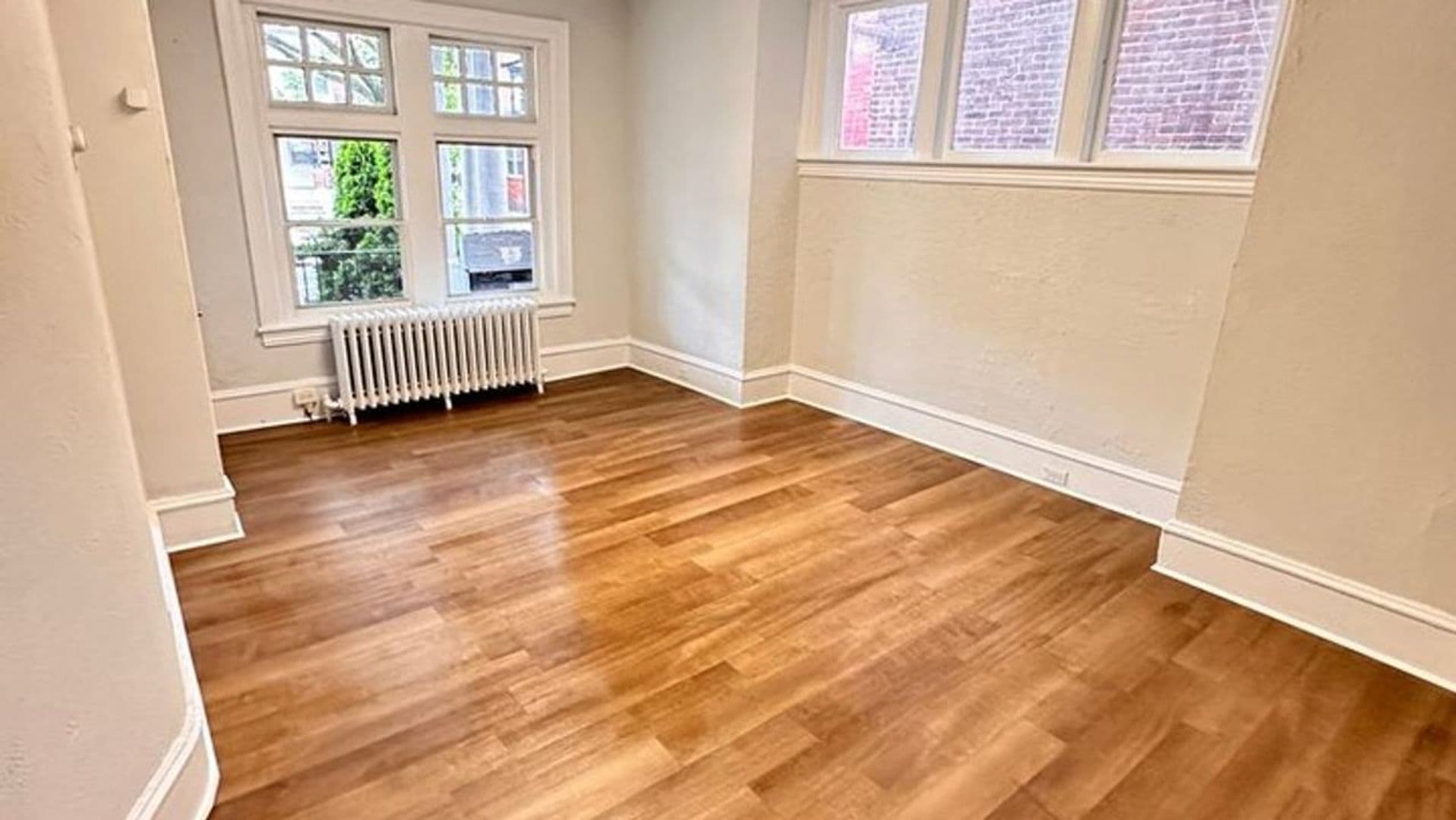 Philadelphia Apartment: 4939 Walnut Street