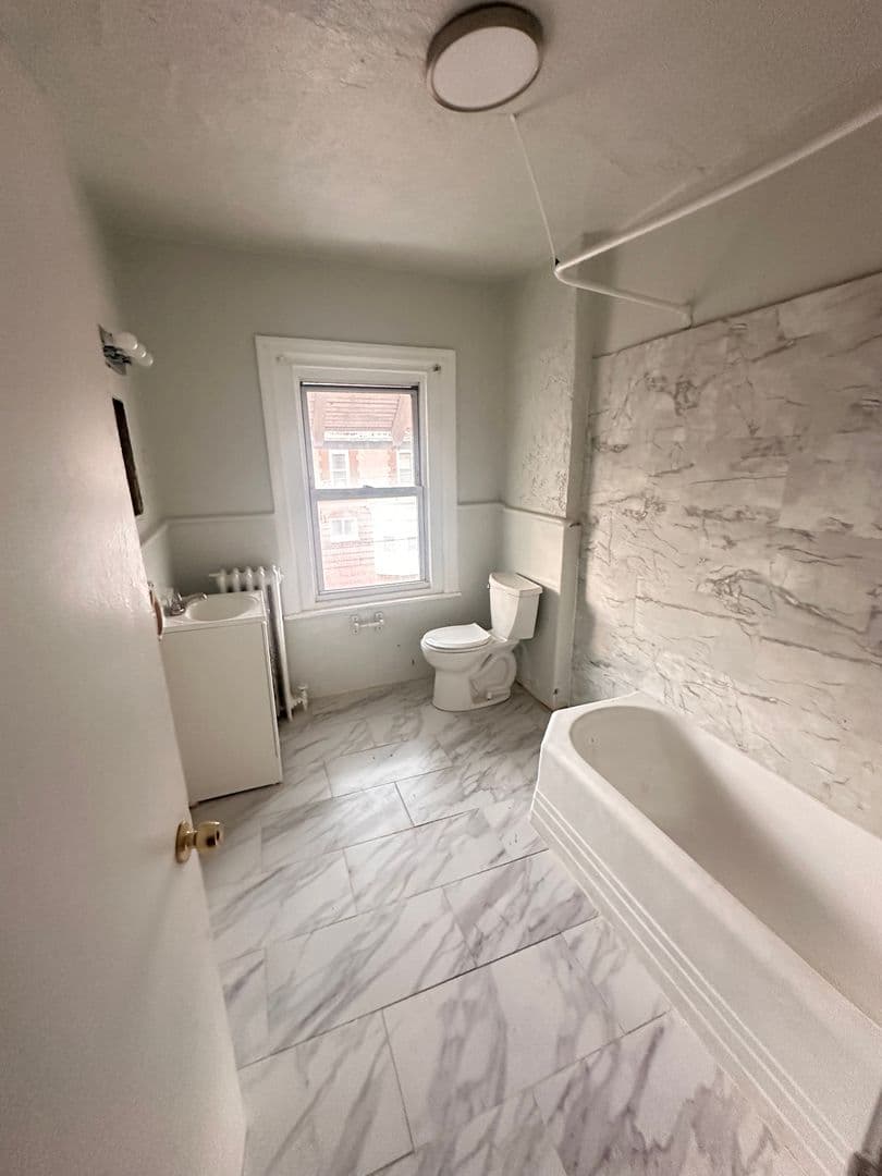 Philadelphia Apartment: 4950 Walnut Street