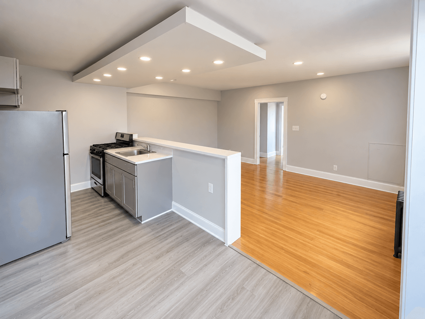 Philadelphia Apartment: 320 Rochelle Ave.