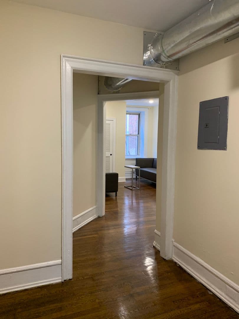 Philadelphia Apartment: 520 South 42nd St