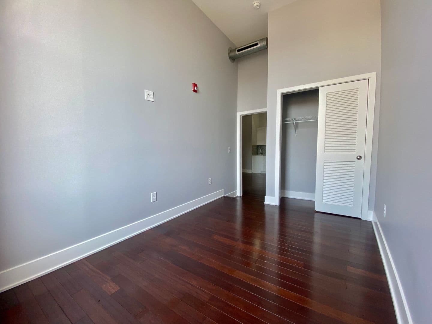 Philadelphia Apartment: 300 Richmond Street