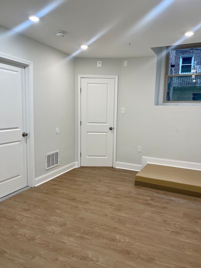 Philadelphia Apartment: 516 South 42nd St