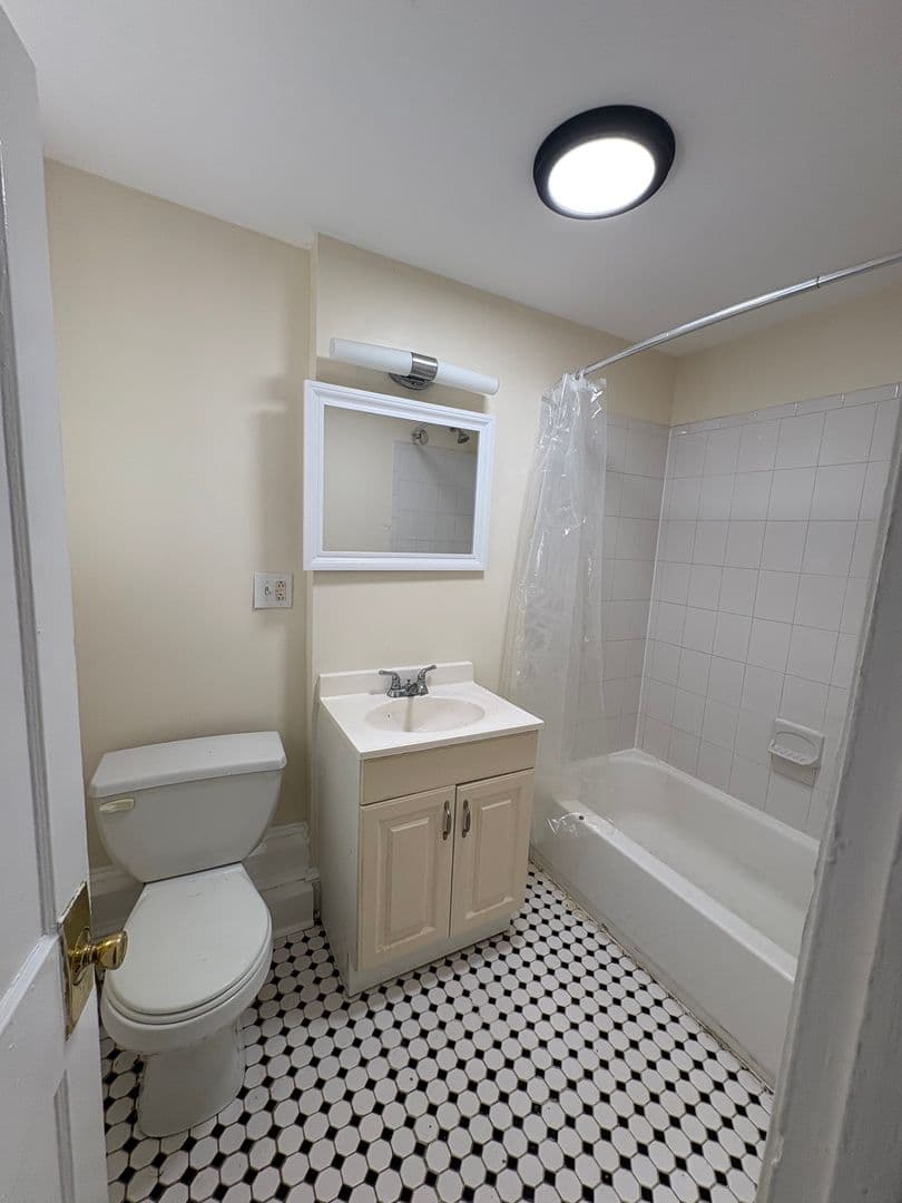 Philadelphia Apartment: 4801-4845 Pine Street