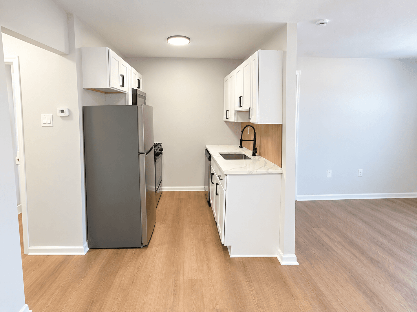Bellmawr Apartment: 327 E Browning Rd