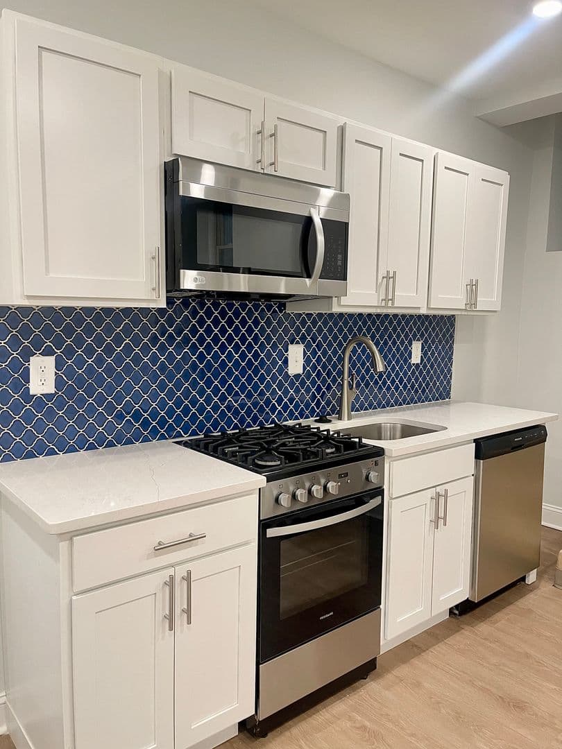 Philadelphia Apartment: 516 South 42nd St