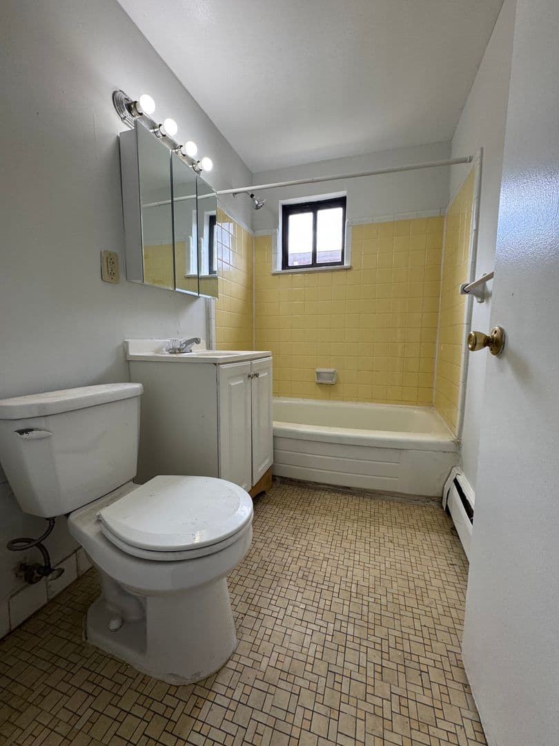 Upper Darby Apartment: 6700 Marshall Road