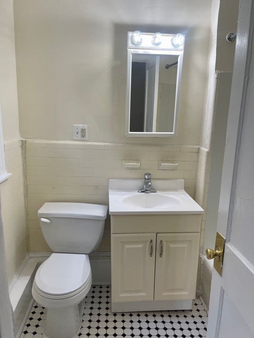 Philadelphia Apartment: 4801-4845 Pine Street