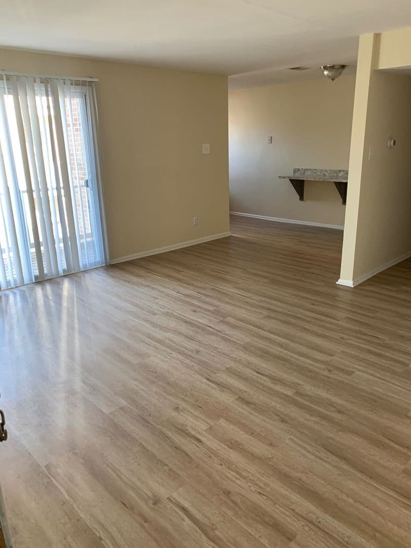 Royersford Apartment: 25 North 5th Ave