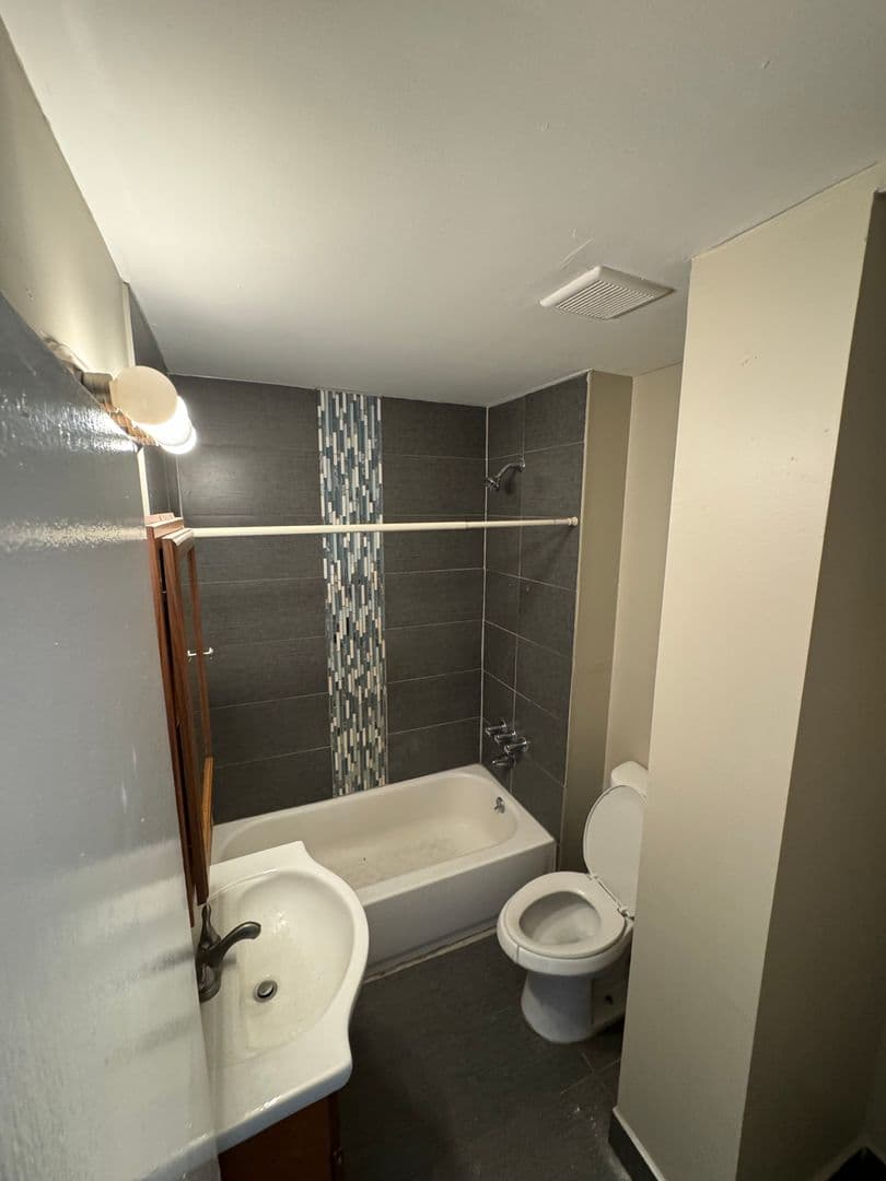 Chester Apartment: 500 East 24th Street