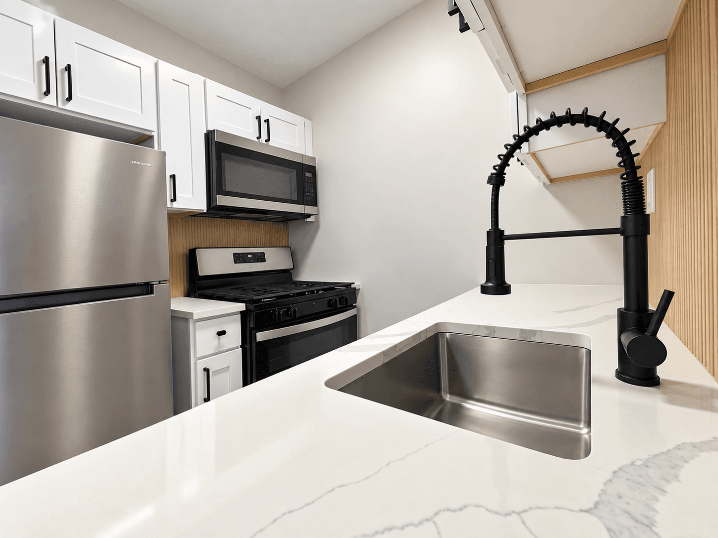 Bellmawr Apartment: 327 E Browning Rd