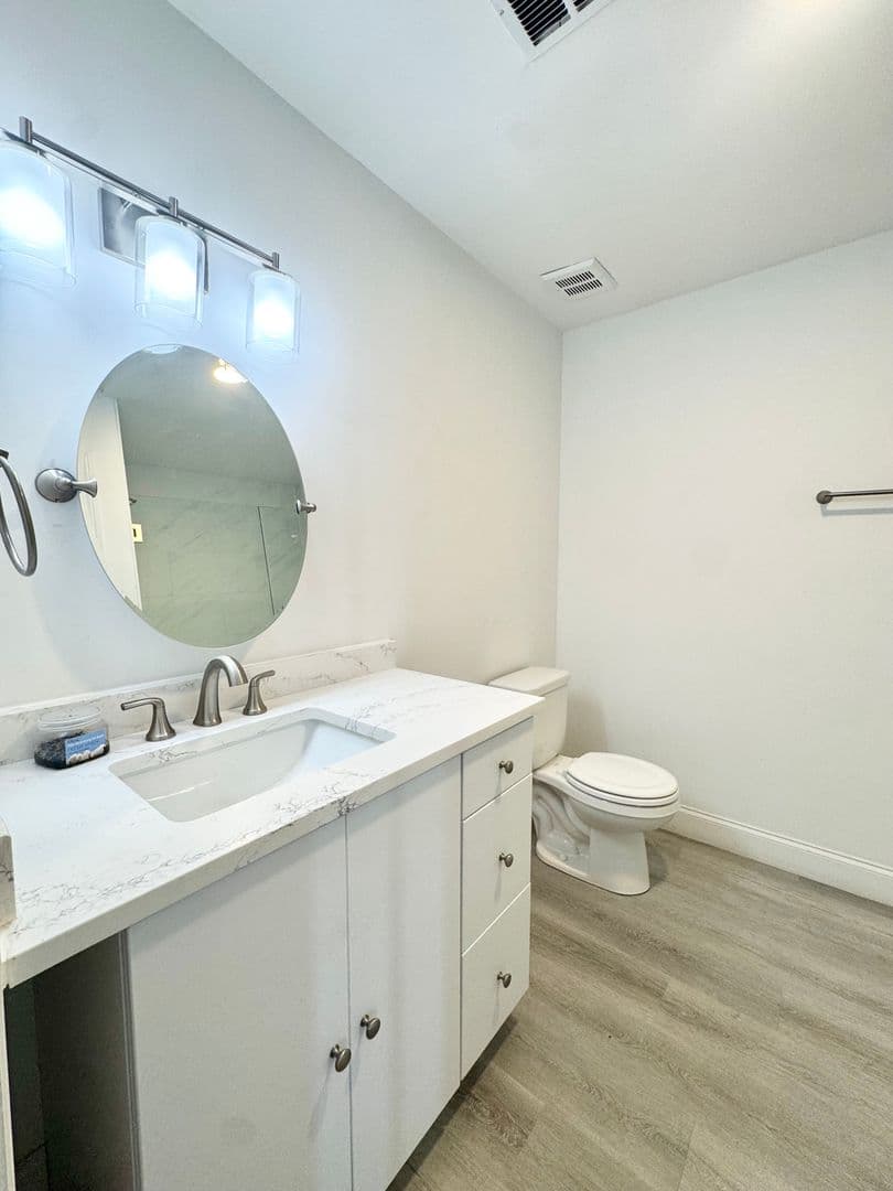 Philadelphia Apartment: 1600 W Hunting Park