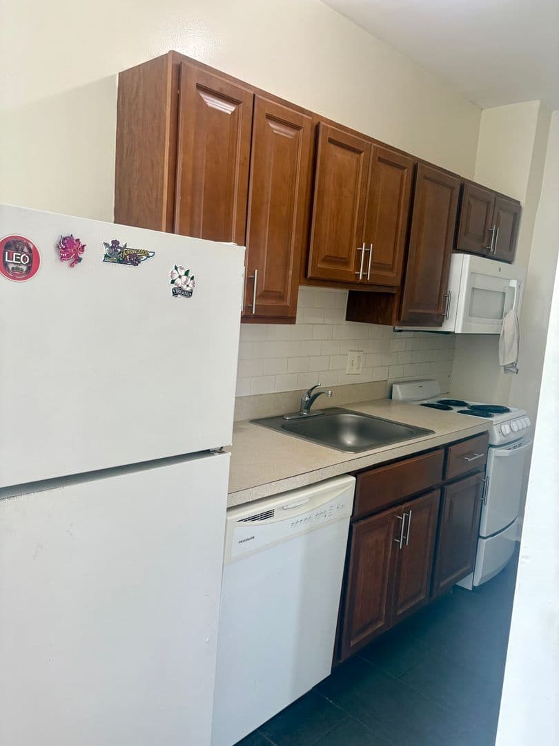 Philadelphia Apartment: 503 South 41st Street