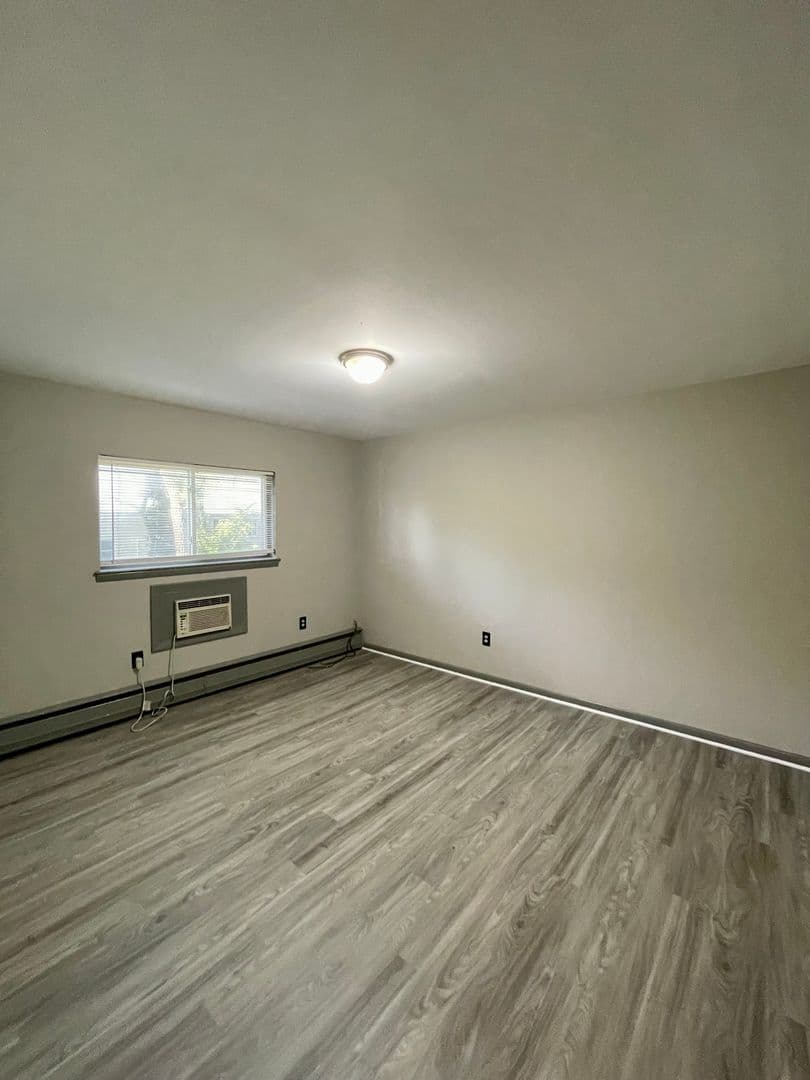 Chester Apartment: 500 East 24th Street