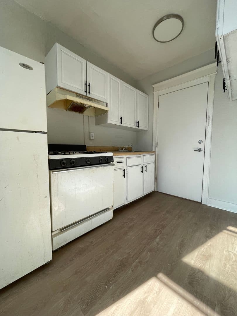 Philadelphia Apartment: 6610 N. 8th Street