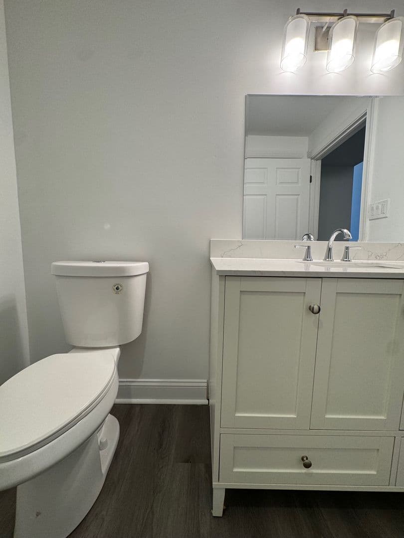 Darby Apartment: 901 Quarry St