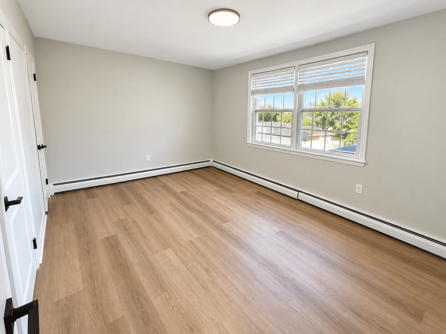 Bellmawr Apartment: 327 E Browning Rd