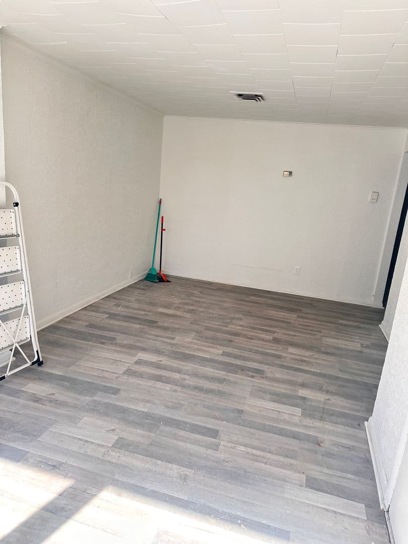 Philadelphia Apartment: 5023 Walnut Street