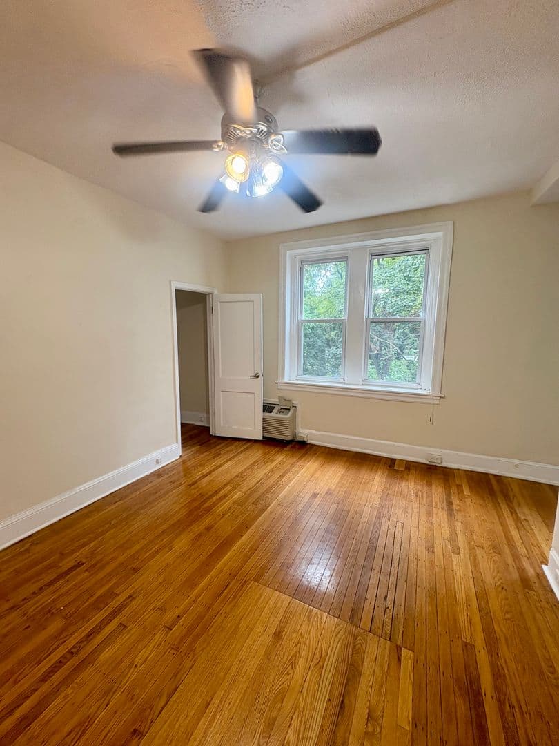 Philadelphia Apartment: 503 South 41st Street