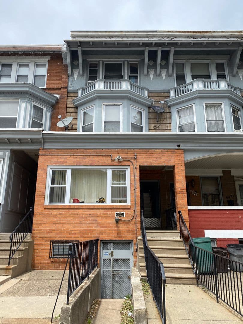 Philadelphia Apartment: 5023 Walnut Street