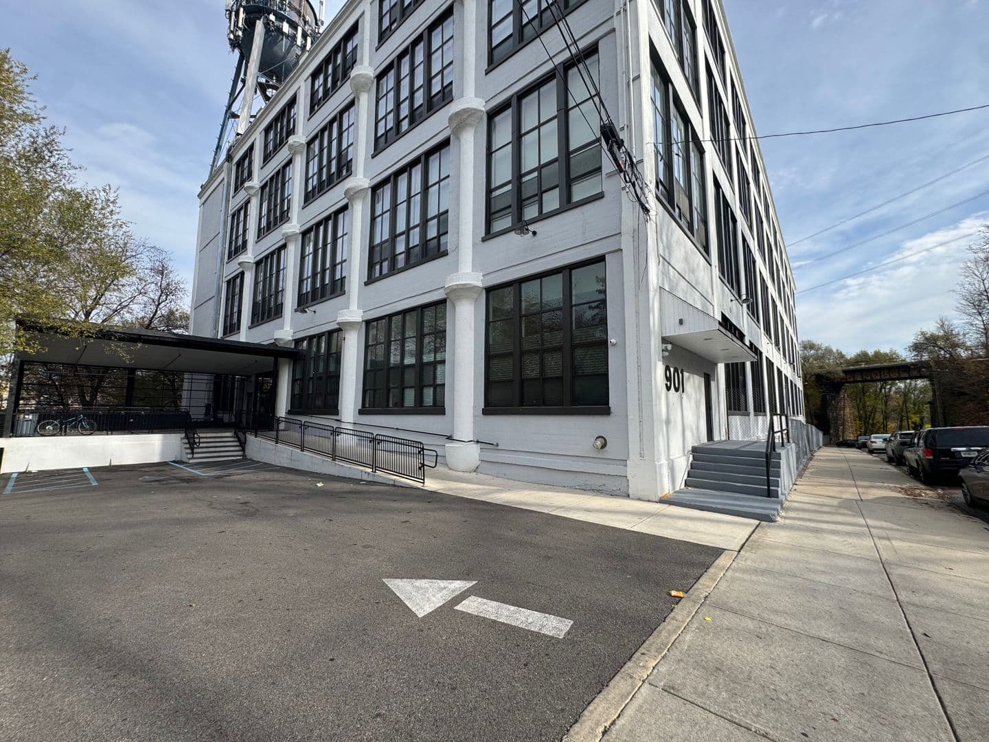 Darby Apartment: 901 Quarry St