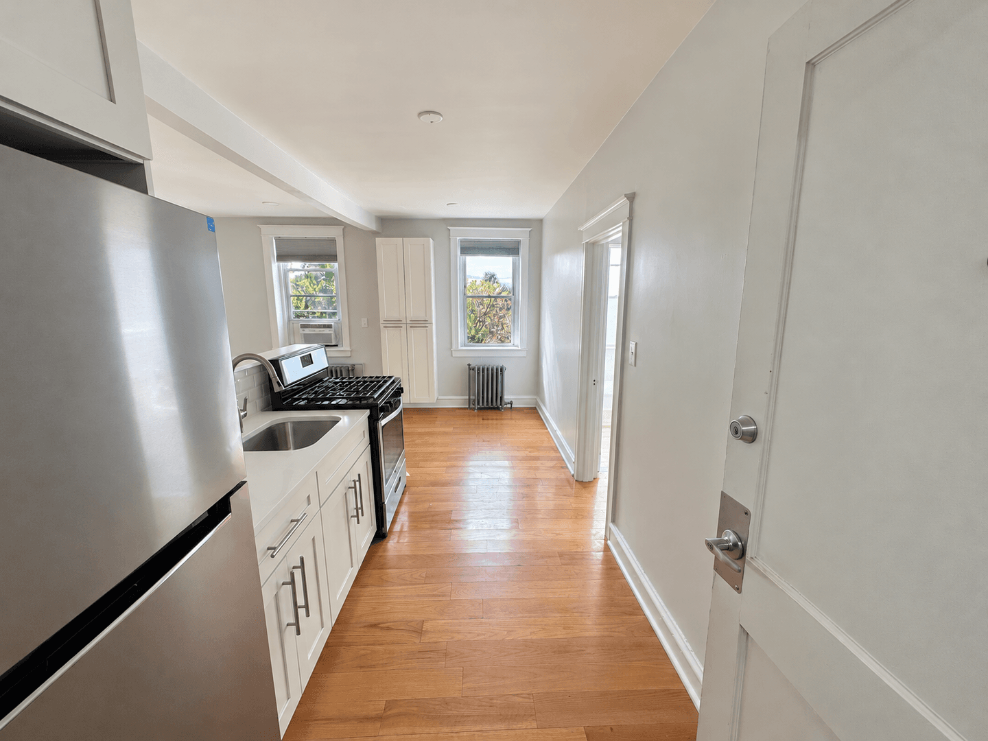 Philadelphia Apartment: 320 Rochelle Ave.