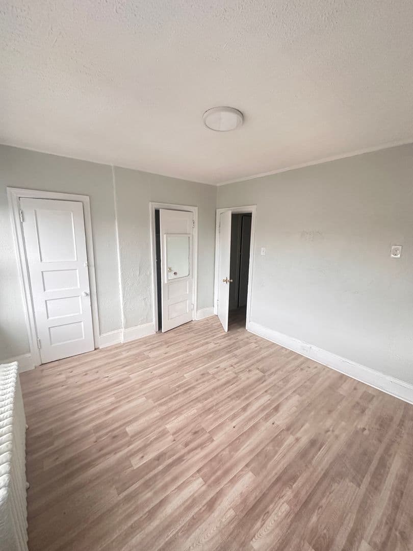 Philadelphia Apartment: 4950 Walnut Street