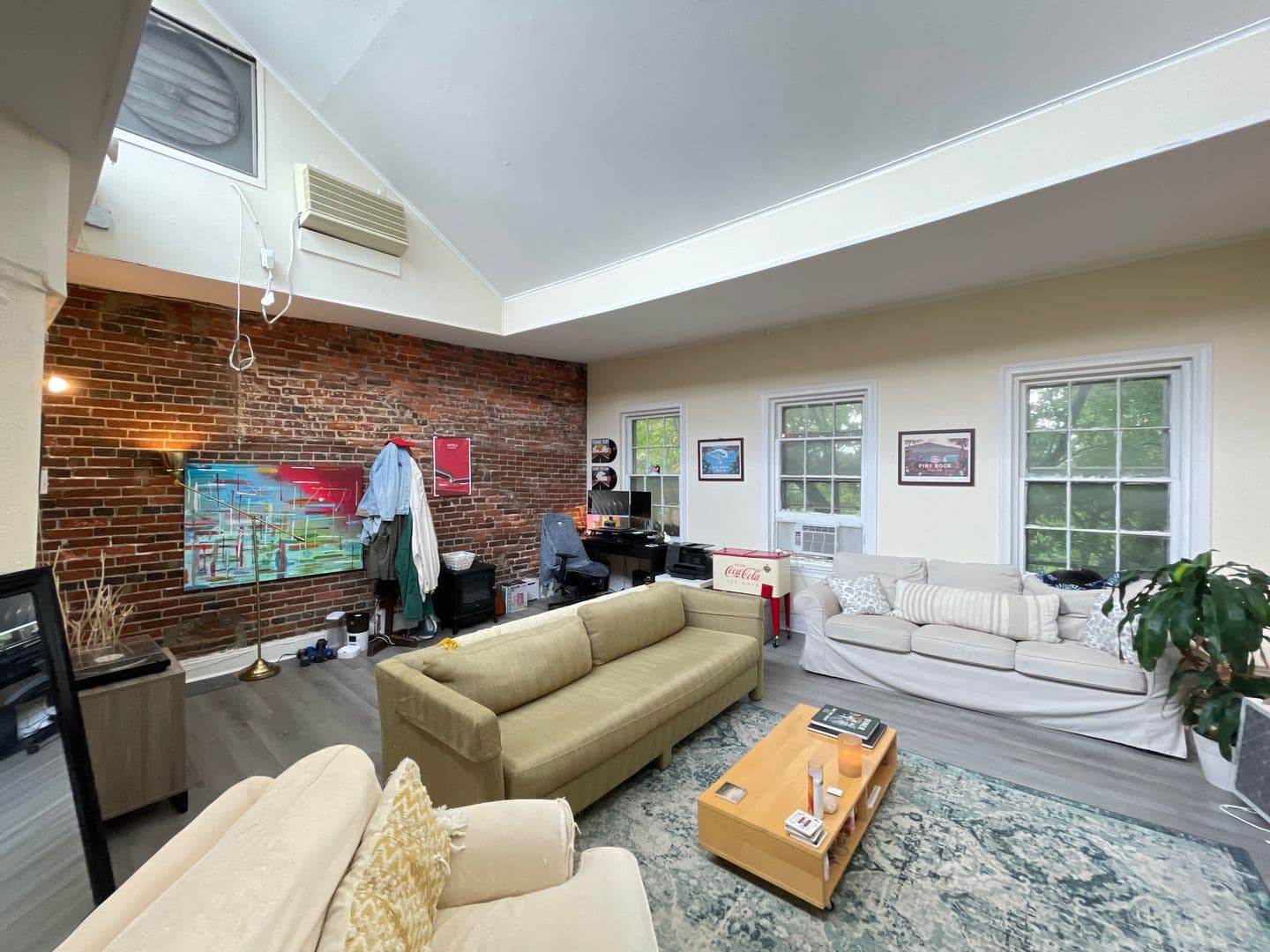 Philadelphia Apartment: 325 Pine Street