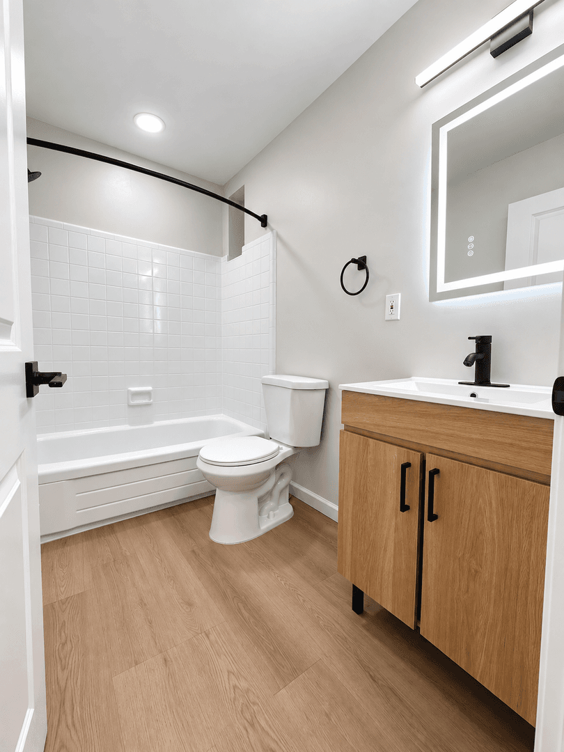 Bellmawr Apartment: 327 E Browning Rd