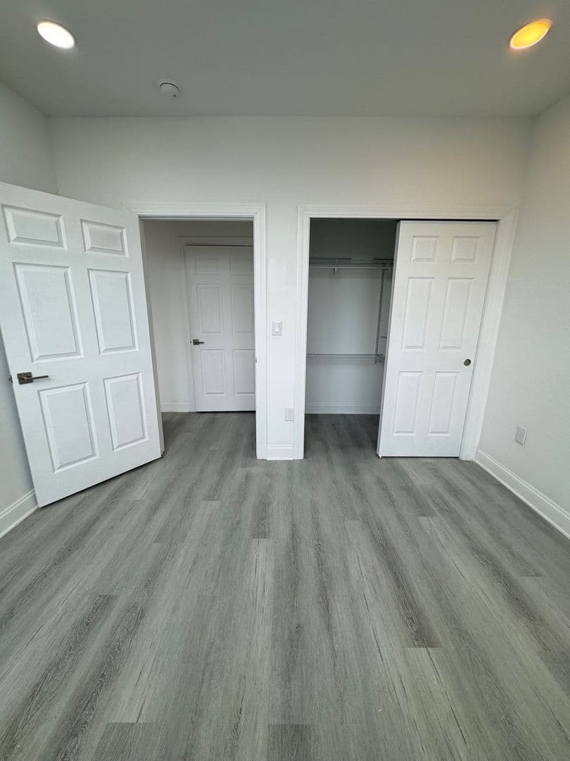 Philadelphia Apartment: 1600 W Hunting Park