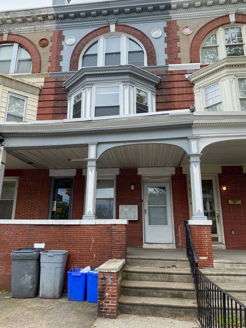 Philadelphia Apartment: 5002 Walnut Street