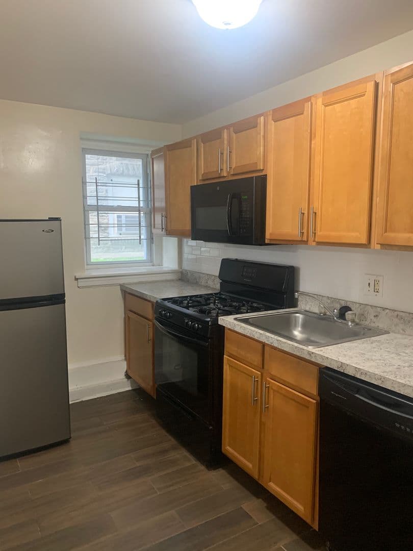 Philadelphia Apartment: 4801-4845 Pine Street