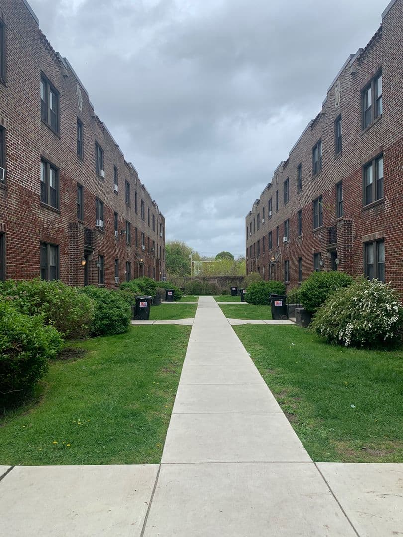 Philadelphia Apartment: 715 East Church Lane