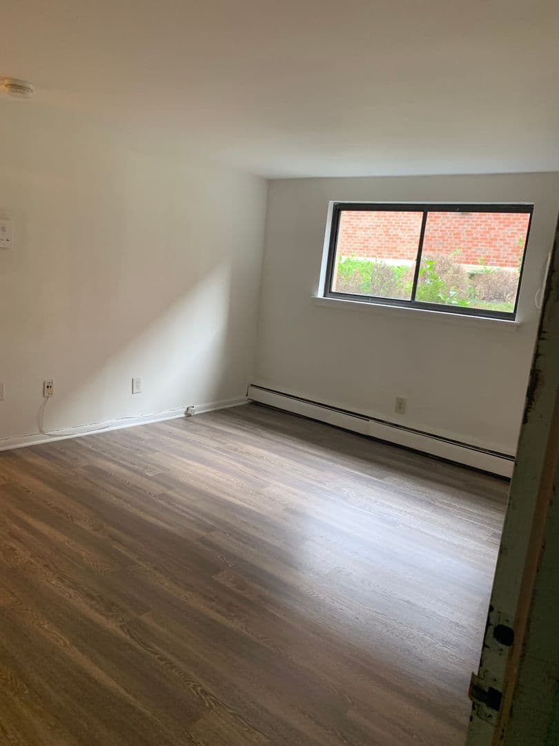 Philadelphia Apartment: 4910 Walnut Street
