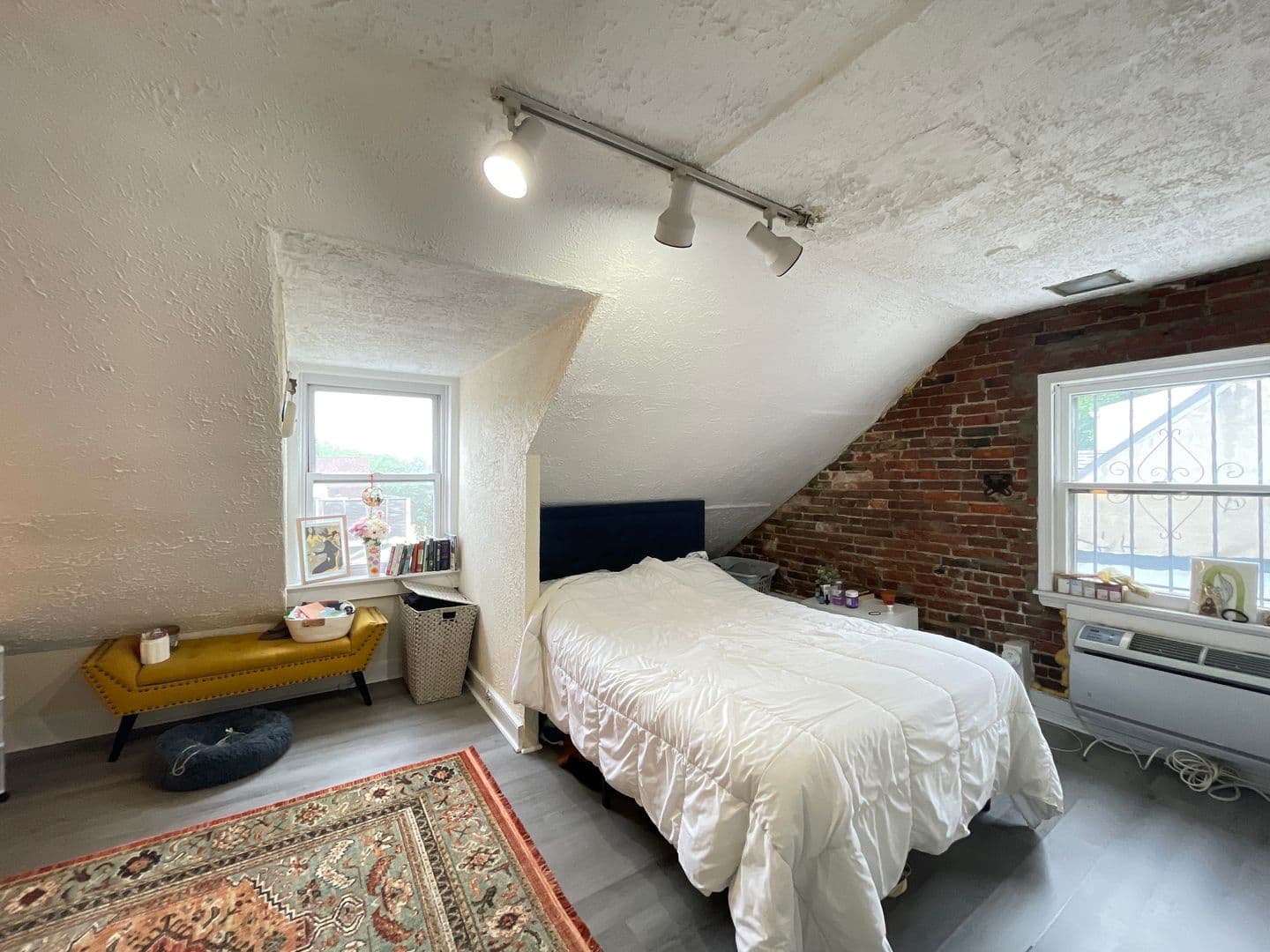 Philadelphia Apartment: 325 Pine Street