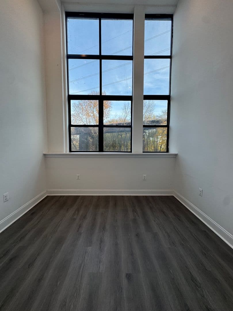 Darby Apartment: 901 Quarry St