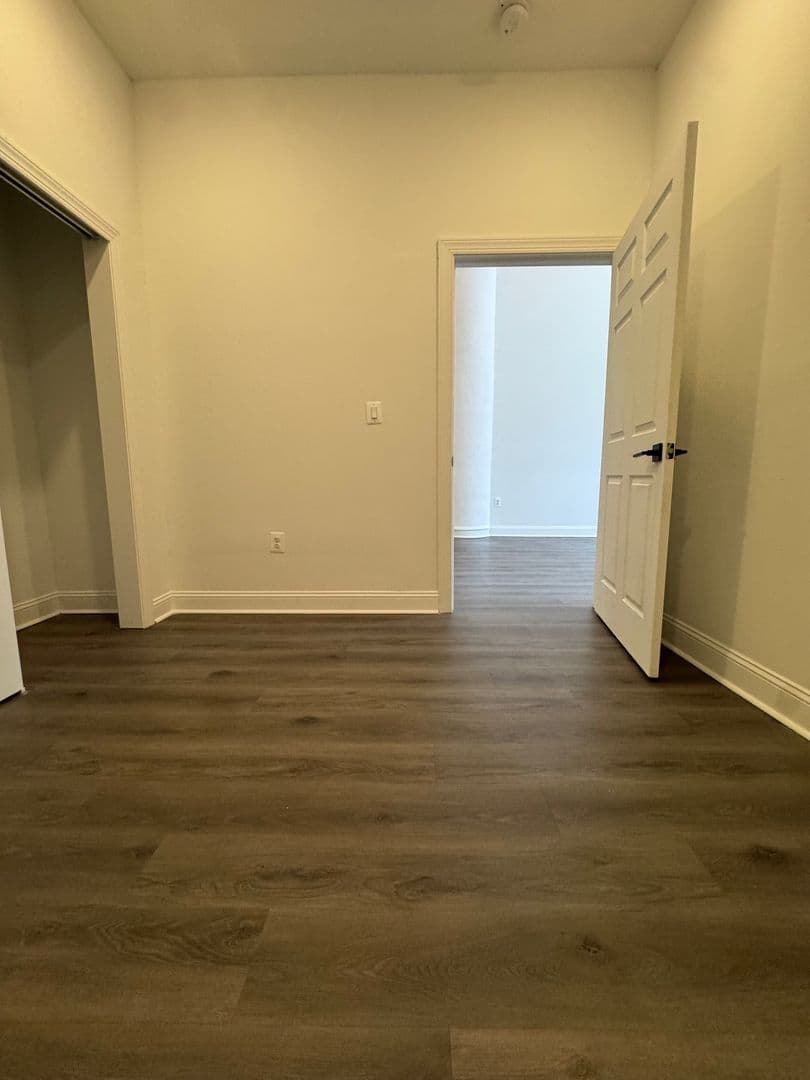 Darby Apartment: 901 Quarry St